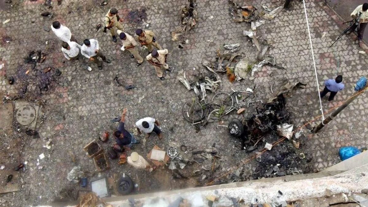 अहमदाबाद सीरियल ब्लास्ट मामले में गुजरात हाईकोर्ट का बड़ा फैसला, 38 दोषियों की फांसी, 11 की उम्रकैद की सजा बरकरार