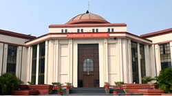 ‘प्रार्थना के लिए मजबूर नहीं कर सकते…’ स्कूलों में गायत्री मंत्र और सरस्वती वंदना पर हाई कोर्ट का बड़ा आदेश; ओवैसी ने कसा तंज