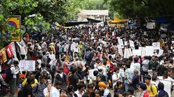 ‘CJP या BJP नहीं, यह छात्रों के अधिकारों की लड़ाई है’: NEET विवाद पर देशभर में उबाल, कई राज्यों में प्रदर्शन, सैकड़ों हिरासत में