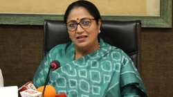 ‘ताहिर हुसैन के साथ AAP नेता क्यों खड़े थे?’, सीएम रेखा गुप्ता ने अरविंद केजरीवाल पर साधा निशाना