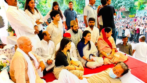 arvind kejriwal, dimple yadav, shashi tharoor, sonam wangchuk, cockroach janata party