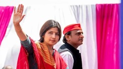 डिंपल यादव समेत कई अन्य सपा सांसद हिरासत में, छात्र आंदोलन पर पुलिस कार्रवाई को लेकर घमासान