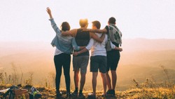 Friendship Day 2026: इस वीकेंड दोस्तों के साथ बिताएं समय, दिल्ली से 500 किमी दूर इन जगहों पर करें ट्रिप