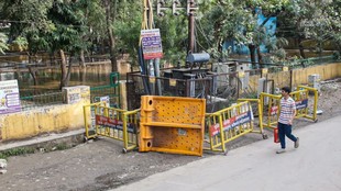 ghaziabad | current flow in water | youth died |