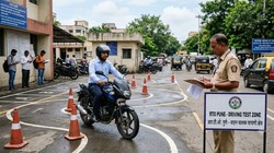 महाराष्ट्र में 1 अगस्त से बदल जाएंगे बाइक और टैक्सी के लिए नियम, परमिट के लिए मराठी आना जरूरी
