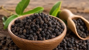 Black Pepper,Black Pepper Recipe,Black Pepper Tea,Black Pepper Drink,Kali Mirch ke fayde,Spice,Lifestyle, काली मिर्च के फायदे,काली मिर्च का सेवन करने से सेहत पर कैसा होता है असर, काली मिर्च के फायदे,