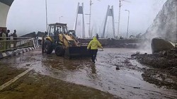 मुंबई-पुणे एक्सप्रेसवे पर भूस्खलन ‘ईश्वरीय घटना’, MSRDC बोला- ठेकेदार नहीं, प्रकृति जिम्मेदार