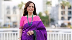 नीता अंबानी की कांजीवरम साड़ी क्यों है इतनी खास, गोल्ड जरी से लेकर बुनाई की खास तकनीक तक जानिए सबकुछ