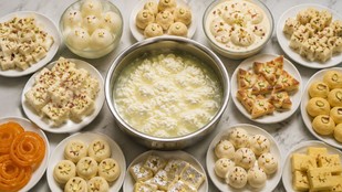 curdled-milk-sweets | kalakand-recipe | phate-doodh-se-banane-wali mithaiyan