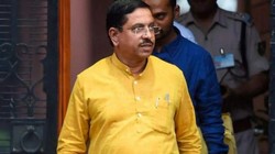 कितना पढ़े-लिखे हैं देश के नए शिक्षा मंत्री प्रह्लाद जोशी? जानें उनकी एजुकेशन क्वालिफिकेशन; धर्मेंद्र प्रधान के इस्तीफे के बाद मिला अतिरिक्त प्रभार