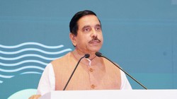नए शिक्षामंत्री प्रह्लाद जोशी कौन हैं? जानें उनकी एजुकेशन और राजनीतिक सफर