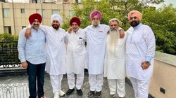 पंजाब कांग्रेस में सियासी घमासान, चन्नी गुट ने AICC प्रभारी की बैठक छोड़ी, हाईकमान से मिलने दिल्ली रवाना