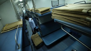 Indian Railways linen theft, bedroll items stolen Railways, RTI Railways bedsheet blanket missing