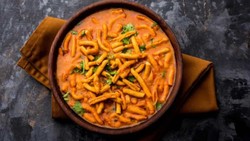 ढाबा स्टाइल में घर पर बनाएं स्वादिष्ट सेव टमाटर की सब्जी, मिनटों में हो जाएगी तैयार