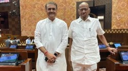 ‘एक साथ आने का कोई सवाल ही नहीं’, दिल्ली में शरद पवार से मिले प्रफुल्ल पटेल और पार्थ पवार