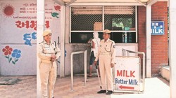 गुजरात में सहकारी समिति के चुनाव में भी ‘सुरक्षित’ नहीं कांग्रेस उम्मीदवार, 11 सीटों पर होना है मुकाबला