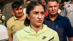 ‘पहलवान अपनी लड़ाई जारी रखेंगे’: बृजभूषण सिंह के बरी होने पर विनेश फोगाट की प्रतिक्रिया, कहा- कई लड़कियों को डराकर…