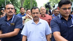 ‘लोगों पर E20 पेट्रोल को न थोपें…’, पीएम आवास की ओर मार्च निकाल रहे केजरीवाल को दिल्ली पुलिस ने रोका, सड़क पर बैठे AAP नेता