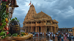 सावन में जा रहे हैं सोमनाथ ज्योतिर्लिंग का दर्शन करने, आसपास हैं कई शानदार जगहें