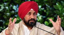 ‘सज्जन कुमार को सरेआम गोली मार देनी चाहिए थी’, चरणजीत सिंह चन्नी ने दीपेंद्र हुड्डा के रोल मॉडल वाले बयान पर दिया जवाब