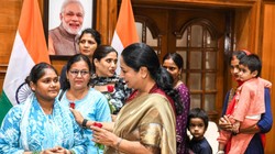 अब रक्षाबंधन पर नहीं आएंगे दिल्ली लक्ष्मी योजना के पैसे, रेखा गुप्ता सरकार ने बताई नई तारीख