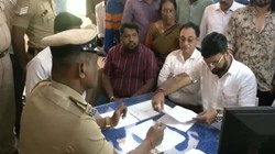 ‘अगर कार्रवाई नहीं हुई तो हाईकोर्ट जाऊंगा’, वंदे मातरम विवाद मामले में सोनिया गांधी के खिलाफ FIR दर्ज