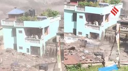 नेपाल में कुदरत का कहर! मलबे के सैलाब के बीच बालकनी में फंसा परिवार, VIDEO में दिखी तबाही की तस्वीर