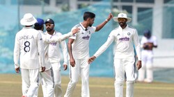 IND vs SL XI: जडेजा, सुतार-बरार ने झटके विकेट, कुलदीप को मिला 2 ओवर, श्रीलंका XI का पलड़ा भारी