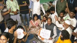 ‘छात्रों की मांगें नहीं मानी तो मैं अनशन पर बैठूंगा’, प्रदर्शनकारियों के बीच पहुंचे पूर्व CM रघुबर दास का सरकार को अल्टीमेटम