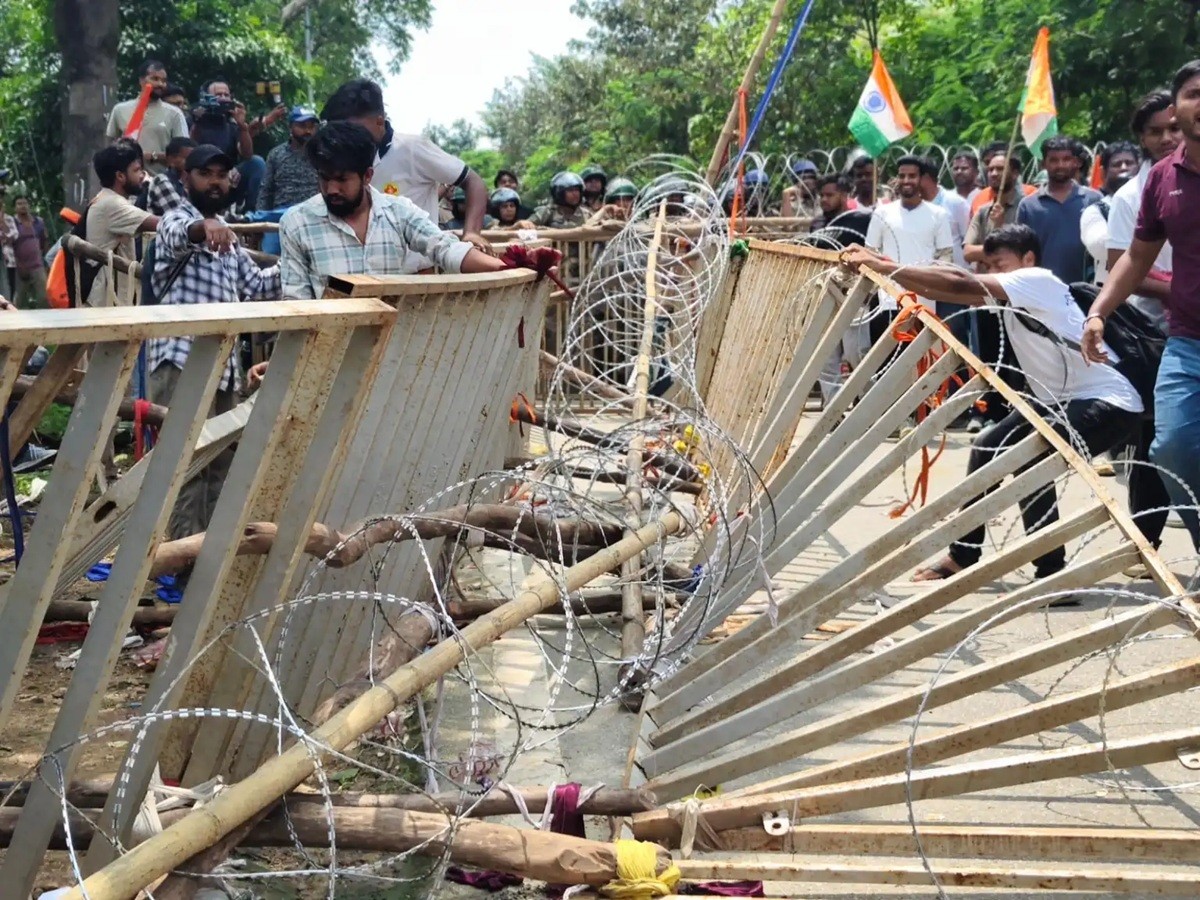 Water Cannons and Lathicharge as Jharkhand Students Push Towards Assembly