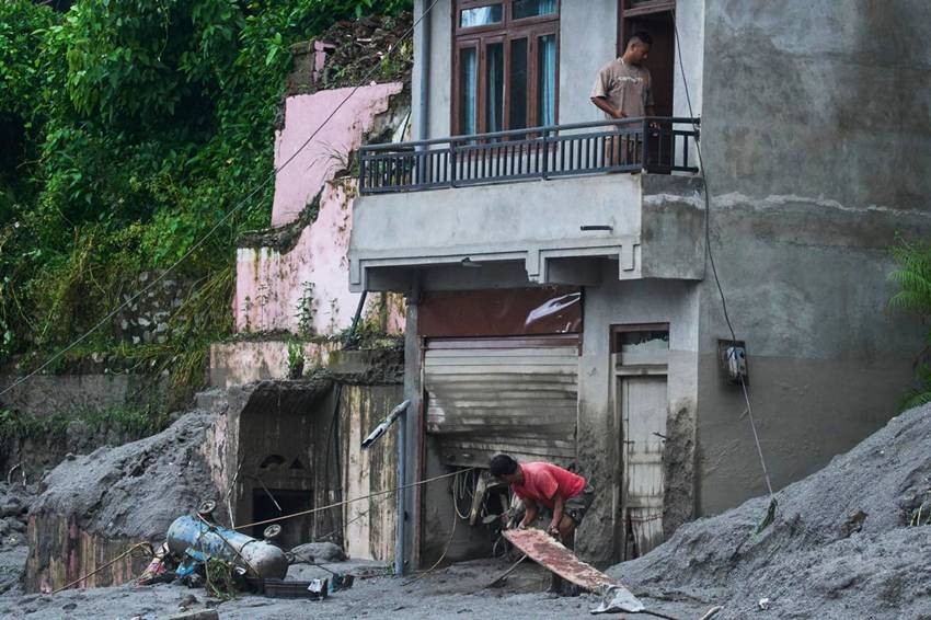 Nepal flood viral pictures