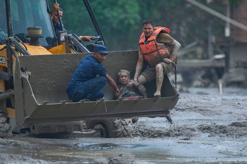 Pictures Nepal flood