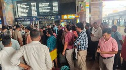 नेपाल से भारत लौट रहे यात्रियों के लिए रेलवे के विशेष इंतजाम, 100 से अधिक यात्री पटना से महाराष्ट्र रवाना
