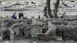 नेपाल में बाढ़: बचाव उपकरणों की कमी से तलाश अभियान में आ रही बाधा काठमांडू