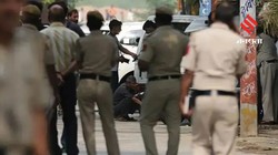 पुजारी से मिलने गए थे दो दोस्त, फिर नहीं लौटे, दो हफ्ते बाद मंदिर की जमीन में दफन मिले 2 शव