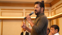 ‘अमेरिका जाने की अनुमति न देना तेलंगाना का अपमान’, रेवंत रेड्डी का सवाल- पाकिस्तान जाने से पहले पीएम मोदी ने किससे ली थी इजाजत?