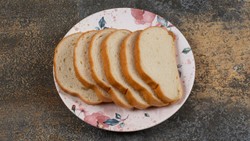 टोस्ट में नहीं रहा क्रंच तो फेंके नहीं, सीले हुए Toast से बनाएं ये 3 स्वादिष्ट चीजें