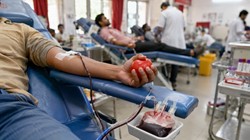VIP दर्शन के बदले रक्तदान, ओंकारेश्वर में सावन के बीच अनोखी पहल