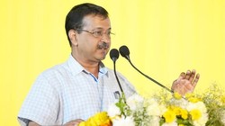 रुचिका के बचाव में आए अरविंद केजरीवाल तो भड़के कपिल मिश्रा, बोले- अपने खुद के घर में स्वाति मालिवाल को गुंडे से पिटवाया