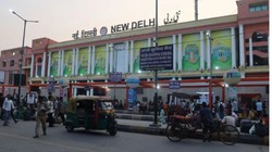 15 अगस्त से पहले दिल्ली के रेलवे स्टेशनों पर बढ़ी सख्ती, यात्रियों के लिए क्या है एडवाइजरी?