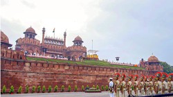 स्वतंत्रता दिवस से पहले अभेद्य किला बना लाल किला, 1000 CCTV कैमरे और 20,000 जवानों का कड़ा पहरा