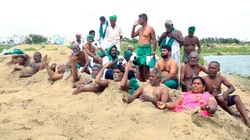 कावेरी जल विवाद: रेत में दबे किसान, तमिलनाडु के लिए पानी छोड़ने की मांग; कर्नाटक से 1 लाख करोड़ मुआवजे की उठी मांग