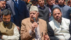 ‘हमलावर कहां से आ रहे?’ अनुच्छेद 370 को याद कर फारूक अब्दुल्ला बोले- हमारा अधिकार और सम्मान…