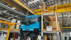 महिला लोको पायलटों के लिए राहत: अब 12,000 HP इलेक्ट्रिक इंजनों में लगेंगे बिना पानी वाले ‘वॉटरलेस यूरिनल’