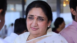 ‘सही समय पर जवाब दिया जाएगा’, कांग्रेस की ‘गूंगी गुड़िया’ टिप्पणी पर सुनेत्रा पवार का पलटवार