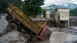 नेपाल त्रासदी के बीच विधानसभा में क्यों आमने-सामने आए विजय की पार्टी और डीएमके?