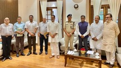 ‘विजिटर रूम में हुई मुलाकात’, प्रशांत किशोर संग शीर्ष अफसरों की तस्वीर पर बिहार मुख्य सचिव की सफाई