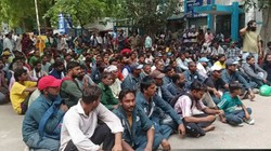 सफाईकर्मी की हत्या पर प्रदर्शन, AAP का दावा- विधायक को पुलिस ने ‘उठाया’