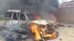पटना में सड़क हादसे के बाद भारी बवाल, गुस्साई भीड़ ने गाड़ियों में लगाई आग