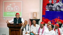 राहुल गांधी के गढ़ से अखिलेश शुरू करेंगे पीडीए यात्रा, सीट बंटवारे से पहले क्यों अहम है रायबरेली?